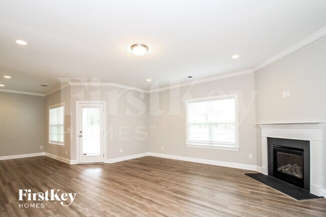 Foto del edificio - 196 Sand Hill Dr