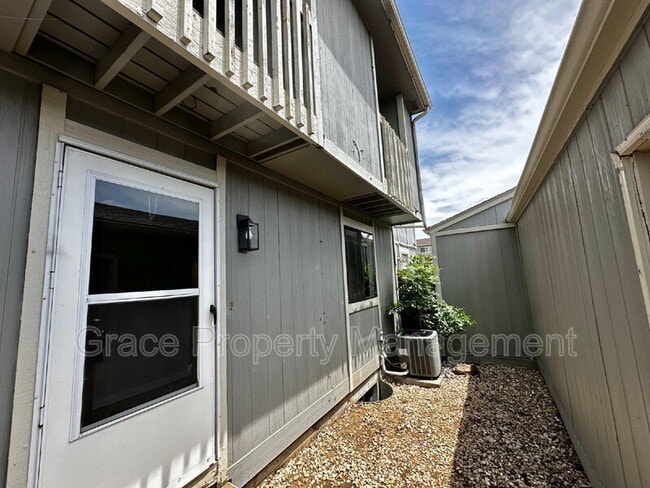 Building Photo - 15670 E Mexico Ave