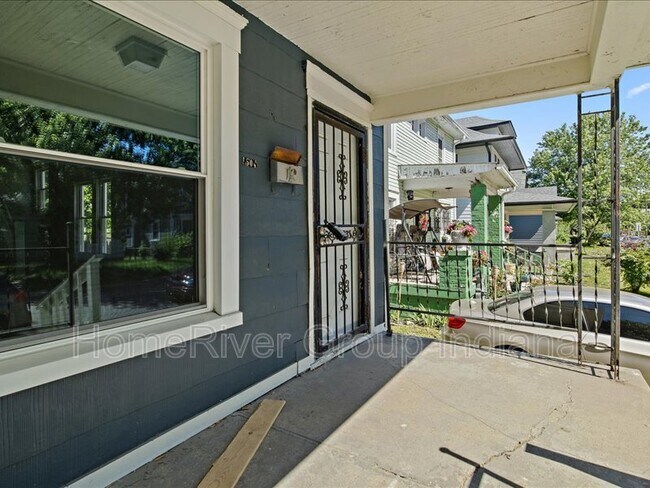 Foto del edificio - 3504 N Kenwood Ave