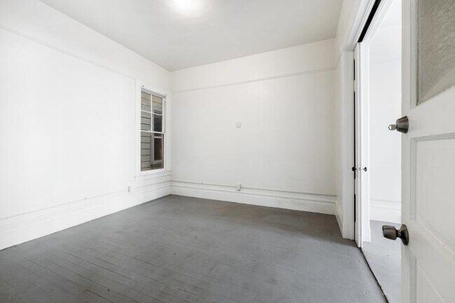 Building Photo - 4 bedroom in San Francisco CA 94110