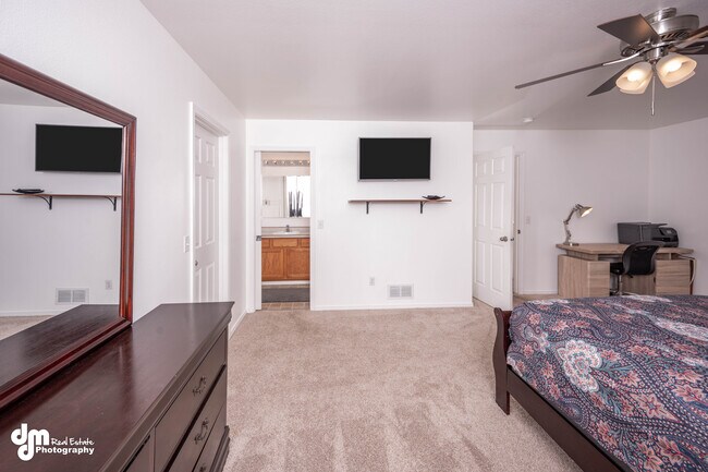 Foto del edificio - 895 E Susitna Dr