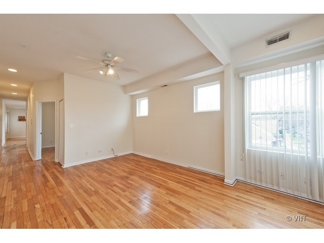 Building Photo - 3816 W Ainslie St