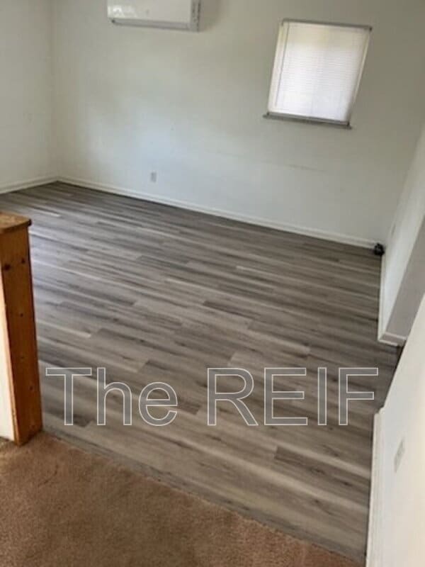 Building Photo - 2010 Adelpha Ave