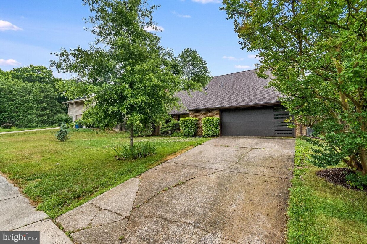 6807 Vantage Dr, Alexandria, VA 22306 House Rental in Alexandria, VA