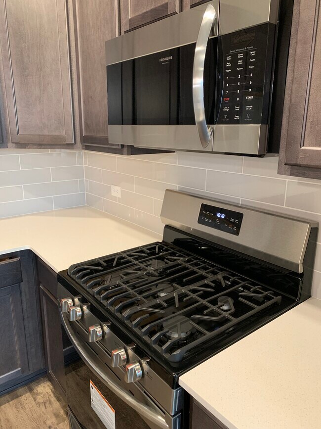 Foto del edificio - 4120 S Park Dr