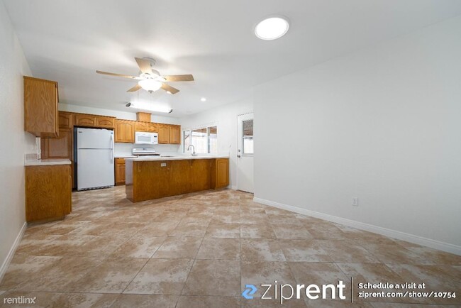Building Photo - 4 br, 2 bath House - 10617 Felix Dr, Sante...
