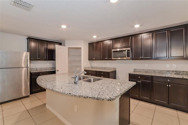 Foto del edificio - 1700 Gopher Tree St