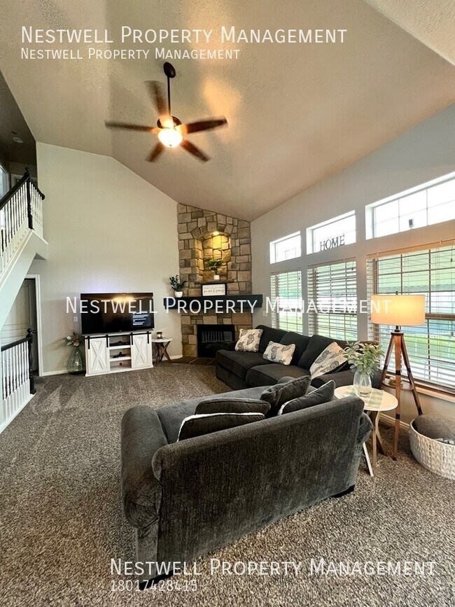 Building Photo - Exquisite 5-bed Home in Roy