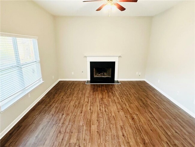 Building Photo - 1215 Grey Rock Way