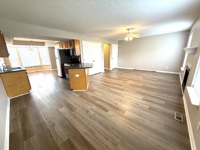 Building Photo - 12806 Lost Hill Walk