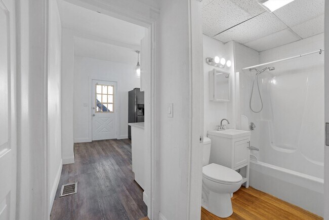 Building Photo - 276 Fayette St