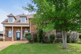 Building Photo - 2906 N Hartland