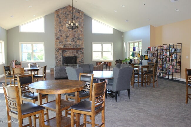 Building Photo - 48 Bavarian Wy