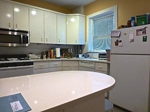 Building Photo - 2 Claflin Rd