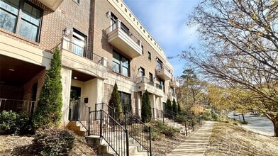 Building Photo - 610 West Blvd