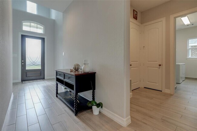 Building Photo - 3514 Lake Bella Megan Dr