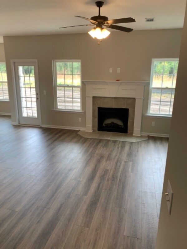 Foto del edificio - 272 Sawmill Rd