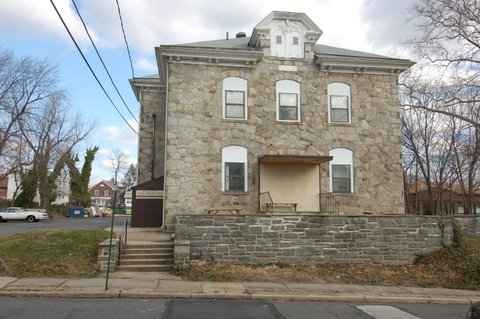 Primary Photo - 29 E Logan Ave