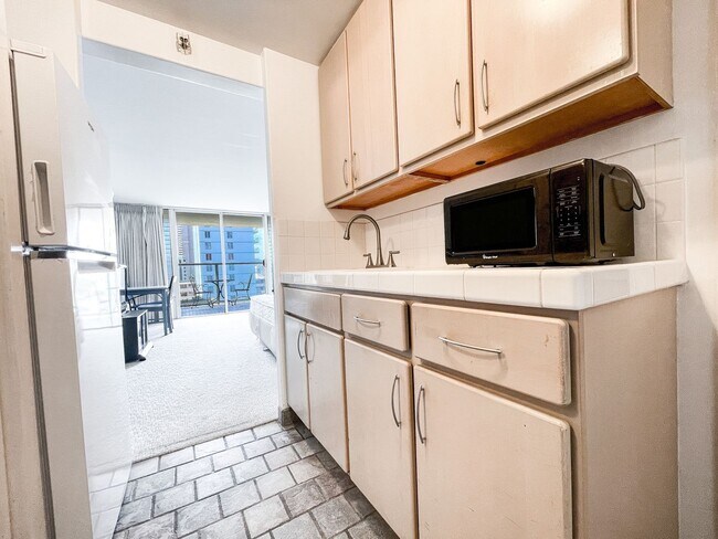 Foto del edificio - Fully Furnished Studio! Waikiki!