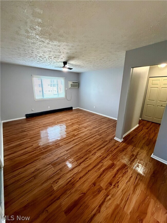 Foto del edificio - 841 Moyer Ave