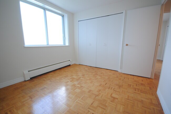Photo du bâtiment - 199 Holland Ave.