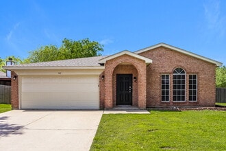 Building Photo - 948 Fenway Ln