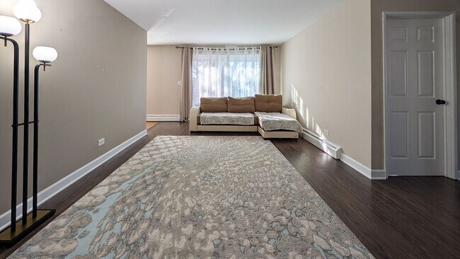 Building Photo - 801 E Miner St