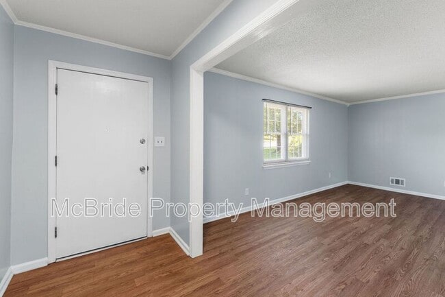 Building Photo - 293 Twin Pines Dr