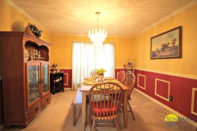 Building Photo - Beautiful 4 Bedroom Kenwood Home
