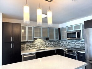 Building Photo - 400 Keawe St