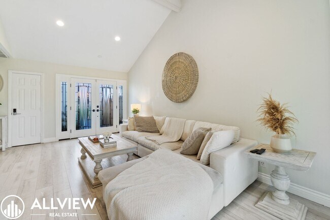 Foto del edificio - 2 br, 2.5 bath House - 8 Clover Hill Lane