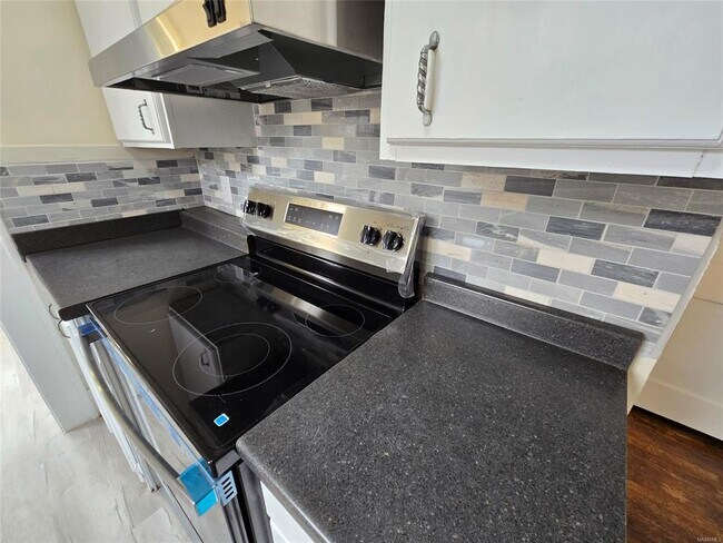 Building Photo - 1938 Gorgas St