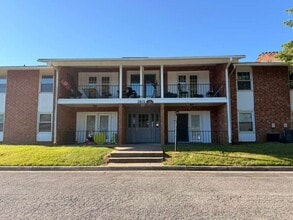 Building Photo - 2831 North O.Henry Boulevard