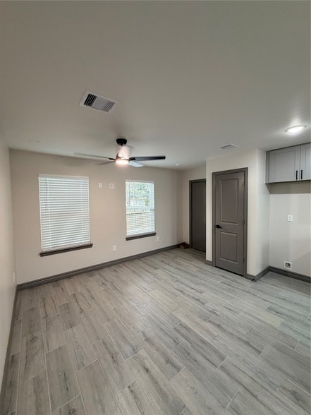 Foto del edificio - 5400 Pine Ave