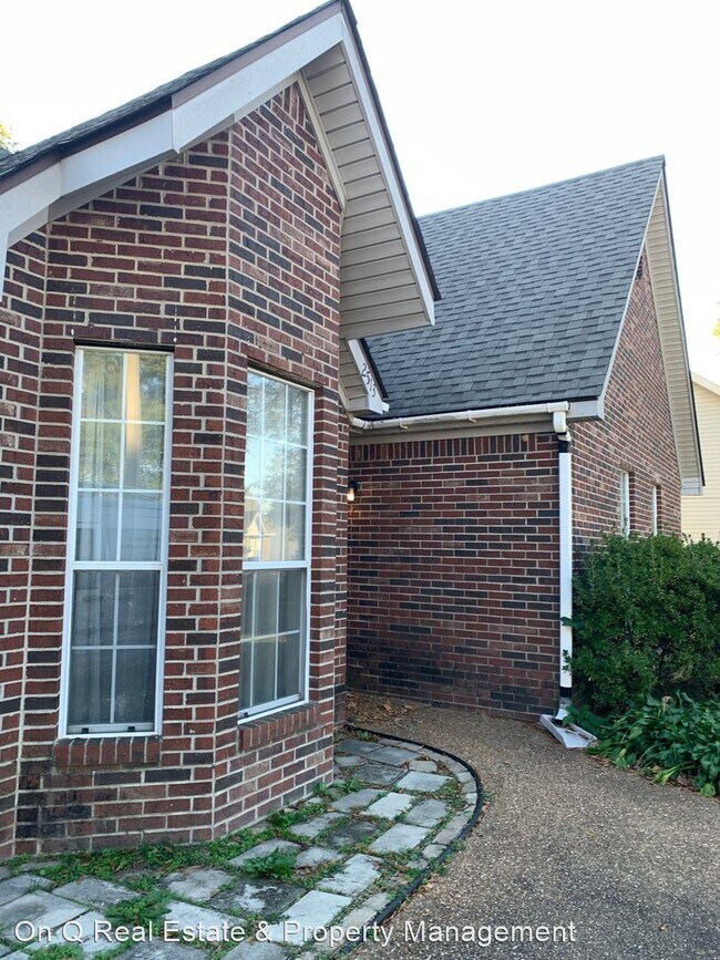 Foto del edificio - 3 br, 2 bath House - 2513 Taylor McQueen