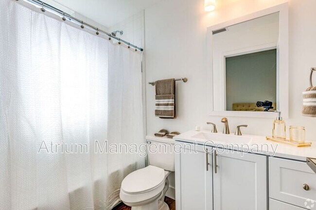 Building Photo - 100 N Dewey St