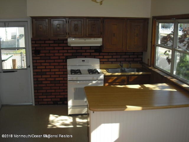Building Photo - 1303 Union Ave