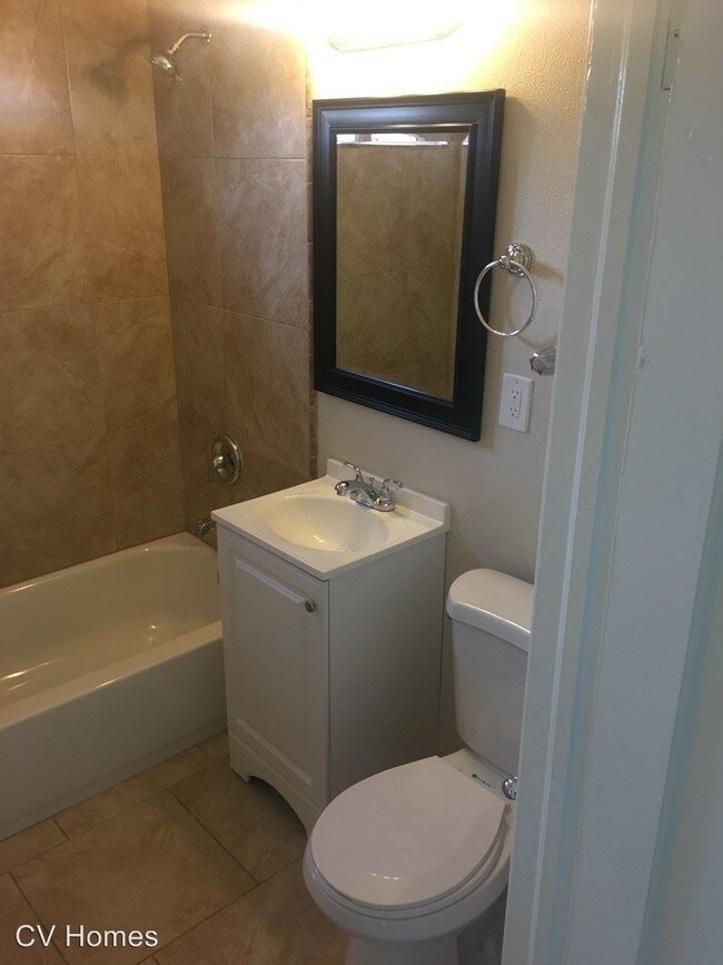 Foto del edificio - 2 br, 1 bath House - 2549 S Lotus Ave