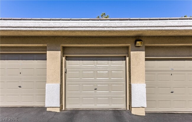 Building Photo - 1001 Domnus Ln