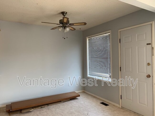 Building Photo - 815 Thompson Rd