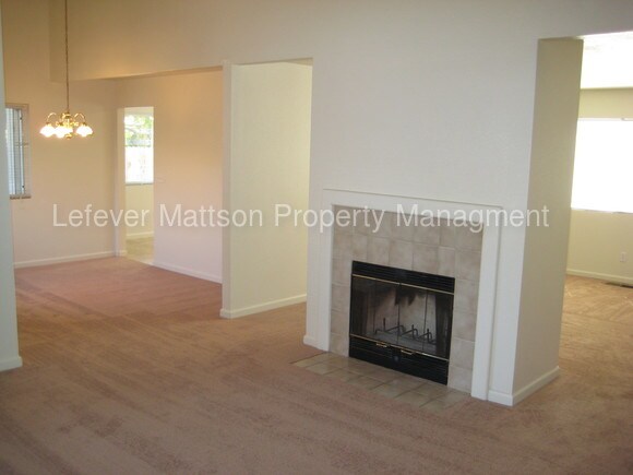 Building Photo - 1167 Araquipa Ct
