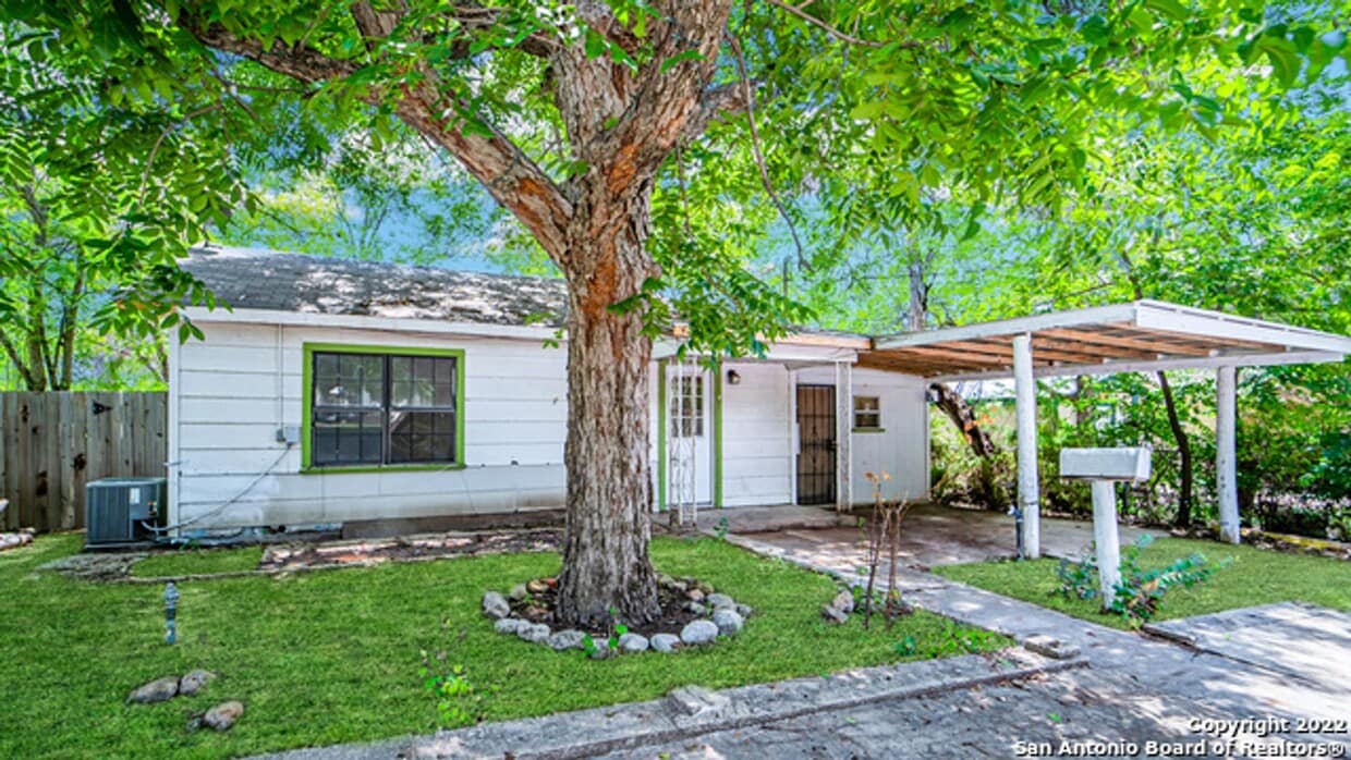 109 15th St, Hondo, TX 78861 House Rental in Hondo, TX