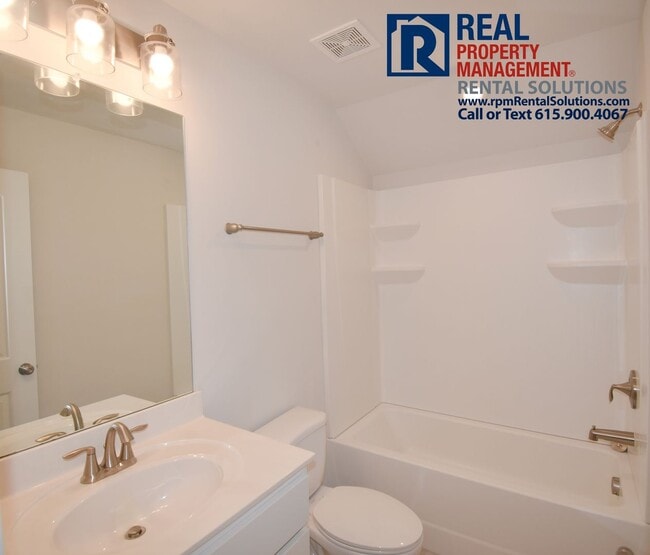 Building Photo - Stylish 3-Story End Unit Townhome – 3 Beds, 3 Baths, 2-Car Garage! Water, washer/dryer, landscapi...