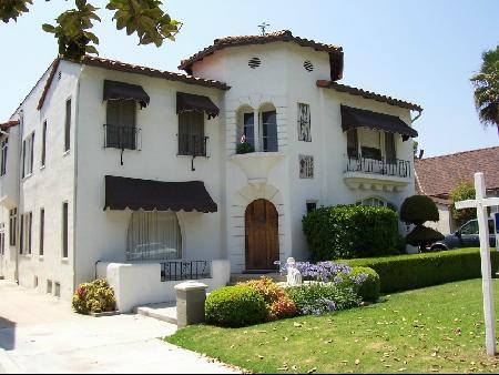 Building Photo - 403 N Palm Ave