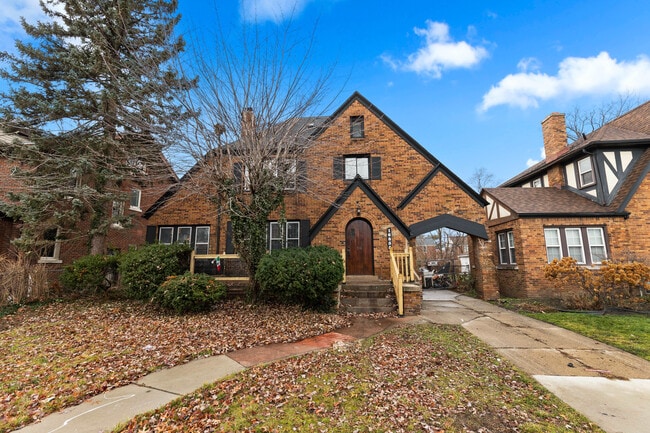 Building Photo - 16855 Muirland St