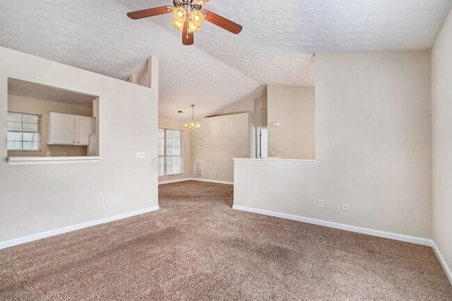 Foto del edificio - 3 bdrm, 2 bath in Stone Mountain