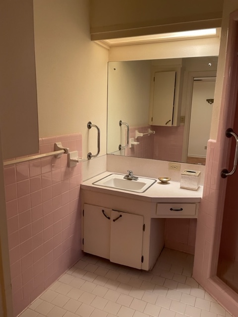 Bathroom in Master Bedroom - 2713 Knight St