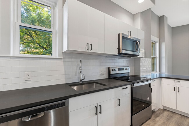 Building Photo - 47 Beekman Ave