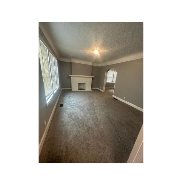Building Photo - 9283 Pinehurst St