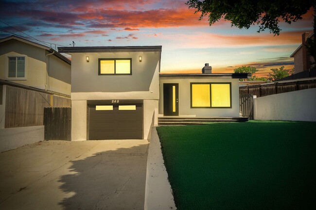 Building Photo - Updated three bed two bath house in Thousand Oaks with attached garage